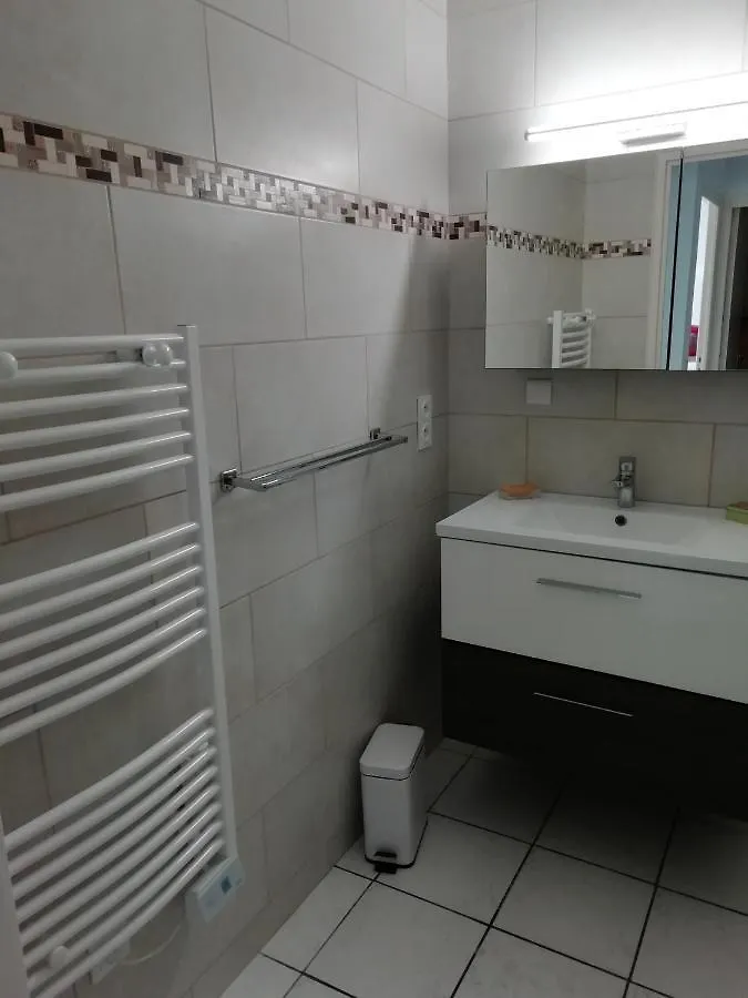 Appartement Les PHAETONS à Six-Fours-les-Plages 0*,